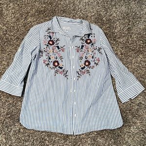 💫3 for $25!!!  Womens button down embroidered shirt